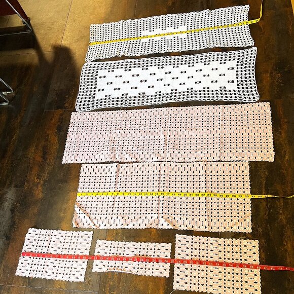 7 Count Vintage White & Pink Rectangular Eyelet Lace Doilies, Various Sizes - Picture 3 of 6